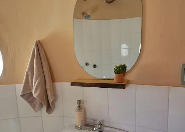 Bright And Spacious Private With Everything